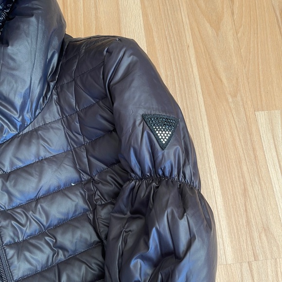 Guess Puffer Jacket - Picture 5 of 5